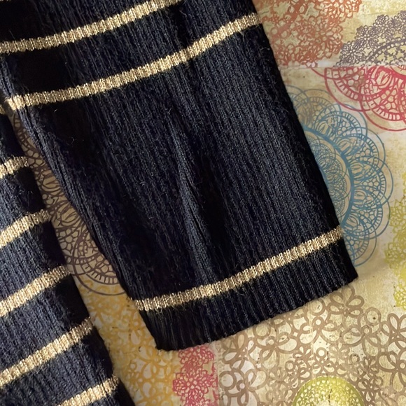 Lauren Ralph Lauren Woman’s Petite Pullover Sweater - Picture 3 of 6